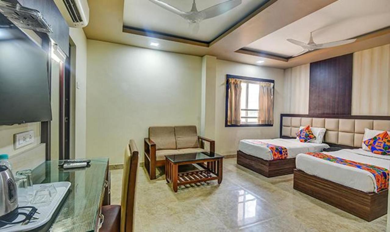Fabhotel Central Palace Chennai Exterior photo